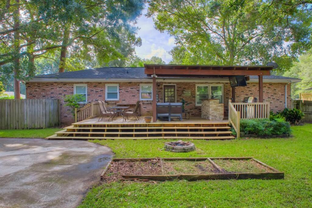 Charming Home Near Folly & Downtown Charleston Exterior foto